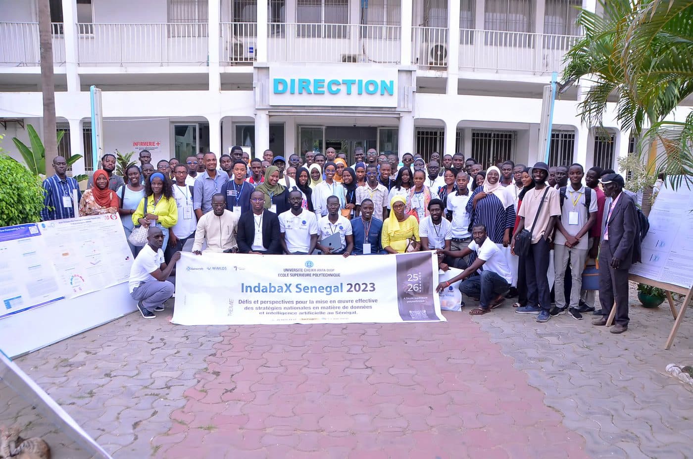 Les participants d'IndabaX Sénégal 2023 devant l'École Supérieure Polytechnique